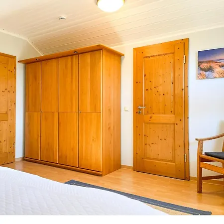 Holiday home Urlauberdorf Haus 46a Deichfalter *